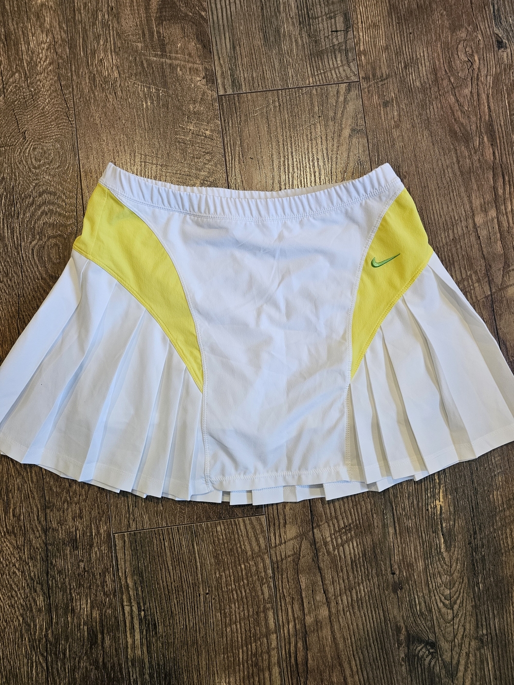 Vintage Nike White & Yellow Pleated Tennis Skirt